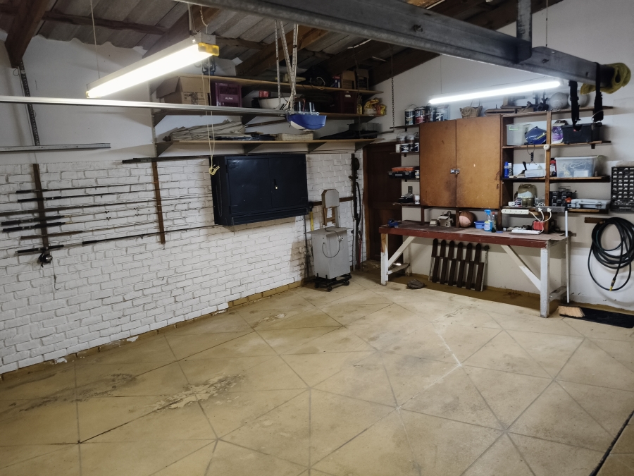 4 Bedroom Property for Sale in Wavecrest Eastern Cape